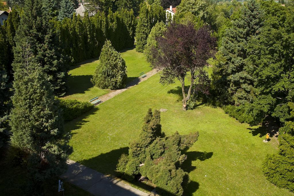 Hotel Holiday Чопак Экстерьер фото